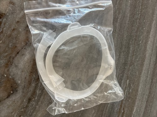 One respironics dreamwear - 1,